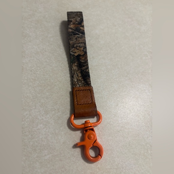 Camouflage Keychain with Orange Clip - Picture 1 of 1